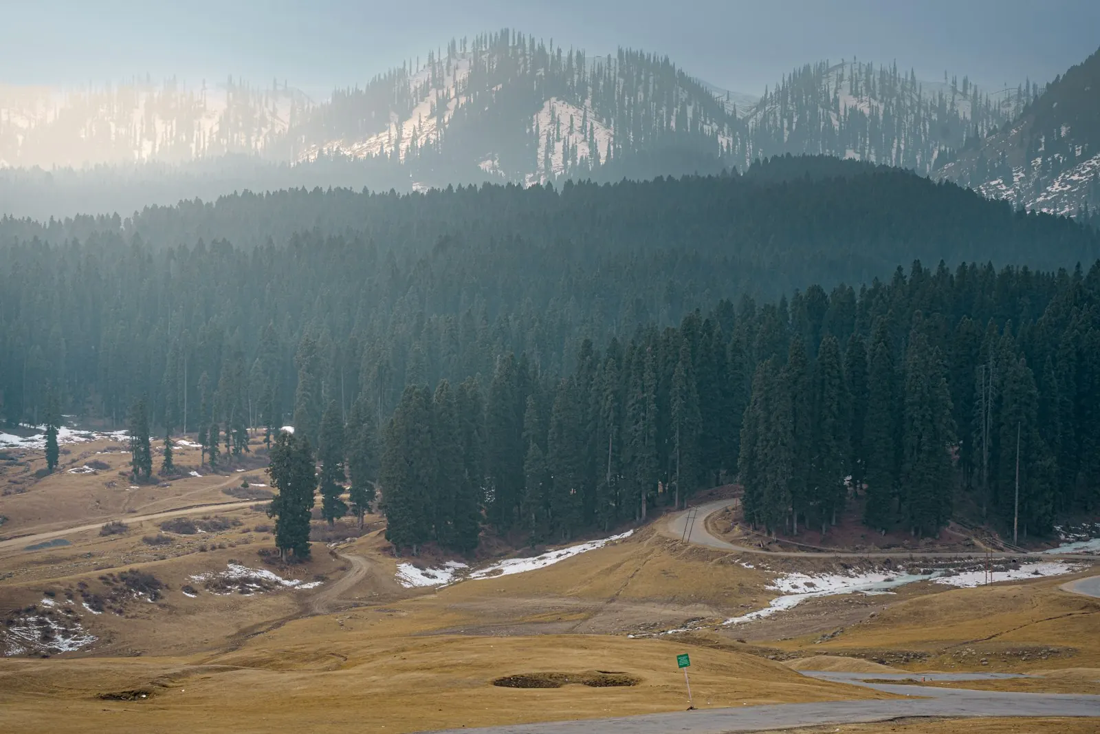 Road through the meadows of Doodhpathri